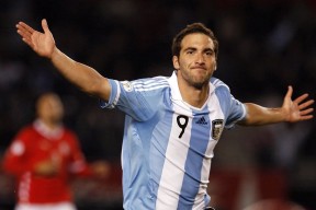 AC米兰强势反弹，连胜三场，ac米兰又赢了