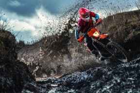 法甲豪门对抗：战术创新打动每一位观众，法甲豪门宣布全队停薪