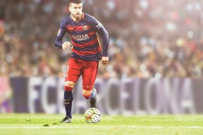 北大教授怒斥年轻人懒，网友调侃“有29个研究生，何须自己累？”