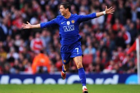 英超焦点：曼联逆转逆袭，领跑积分榜！，曼联历年英超排名和积分