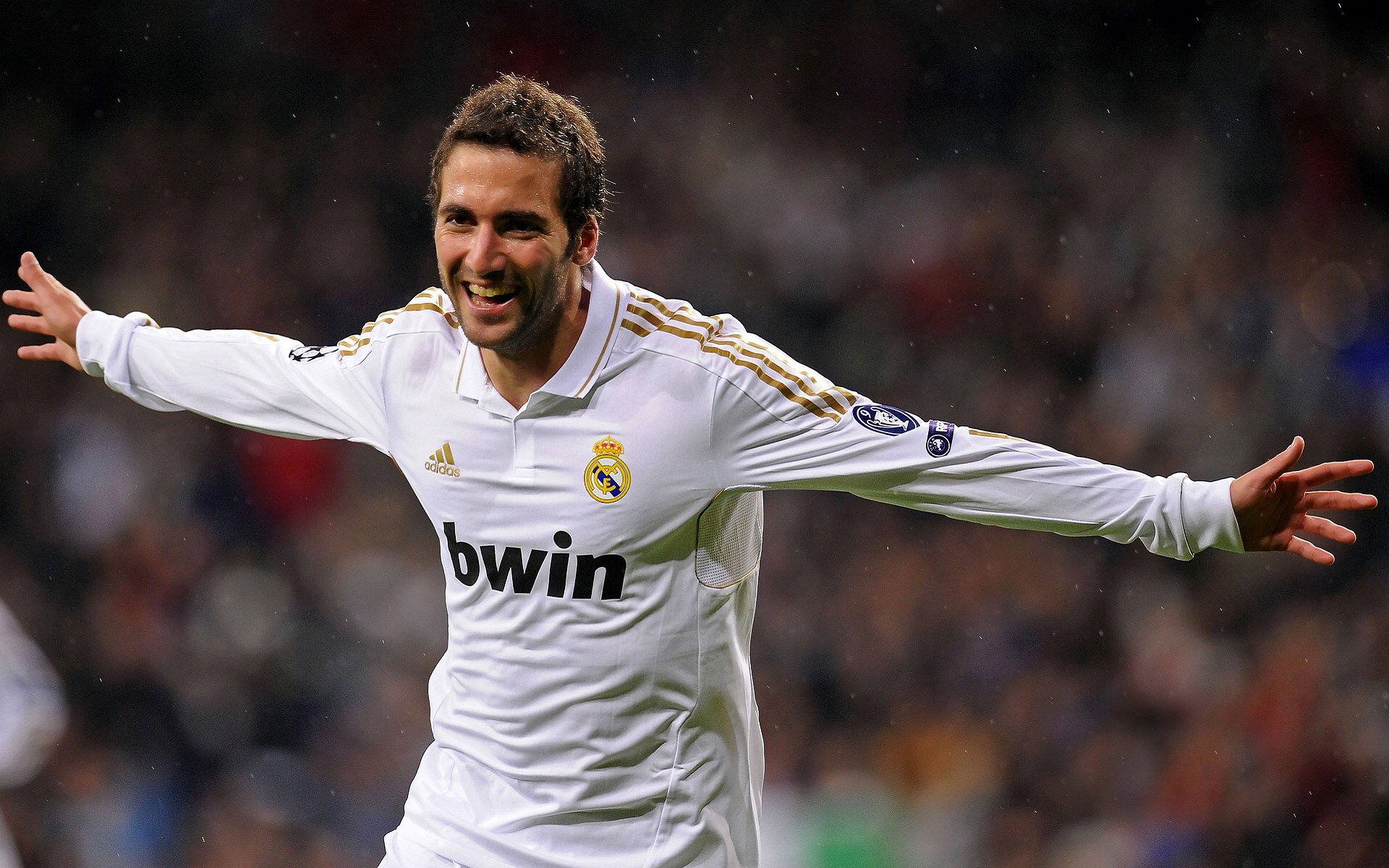 斯密斯：凭借战术敏感度，迅速改变比赛局势，成为全黑队的“战术核心”