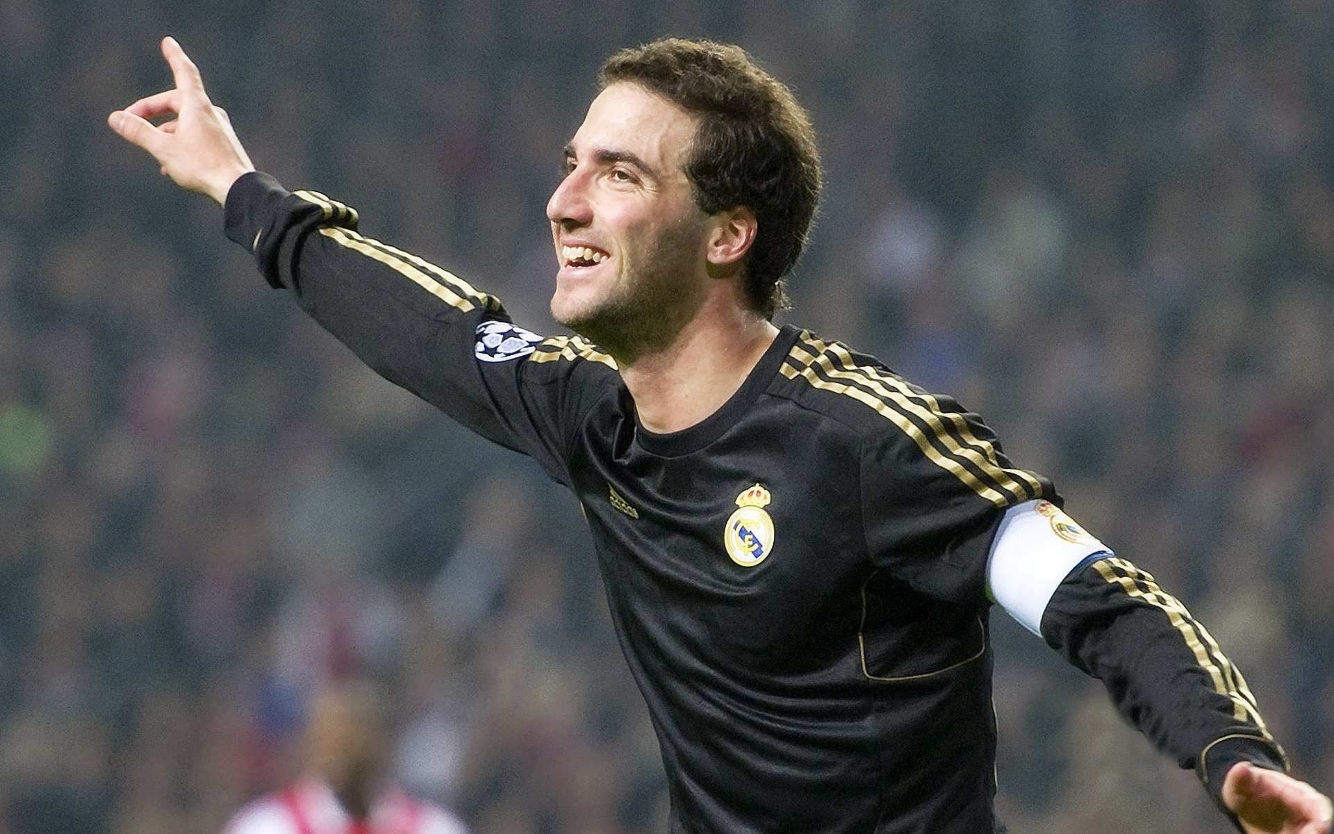 中超是否考虑对球迷社群实行官方认证体系，中超球迷开放